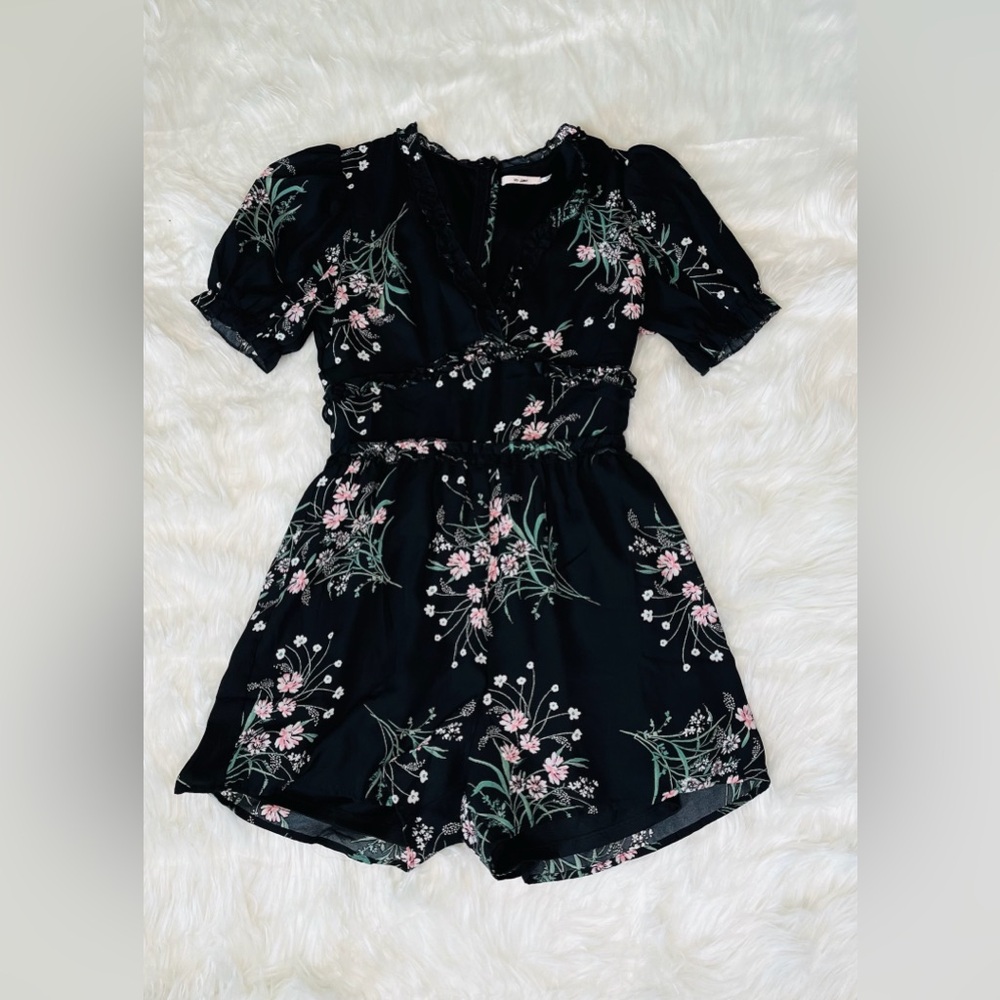 Mi Ami Floral Romper with ruffle detail - Size S CB 135